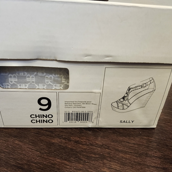 Banana Republic Beaded Wedge Sandal - Size 9 - Picture 3 of 5